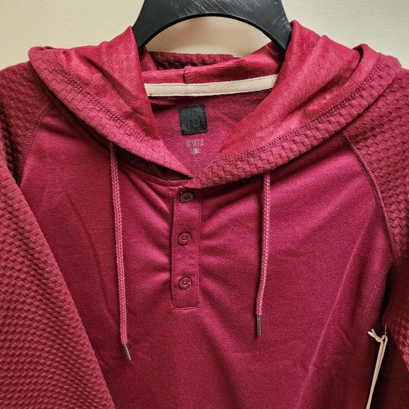 Mens Henley Style Pullover Hoodie in Burgundy With Textured Sleeves Size Large - Picture 4 of 8